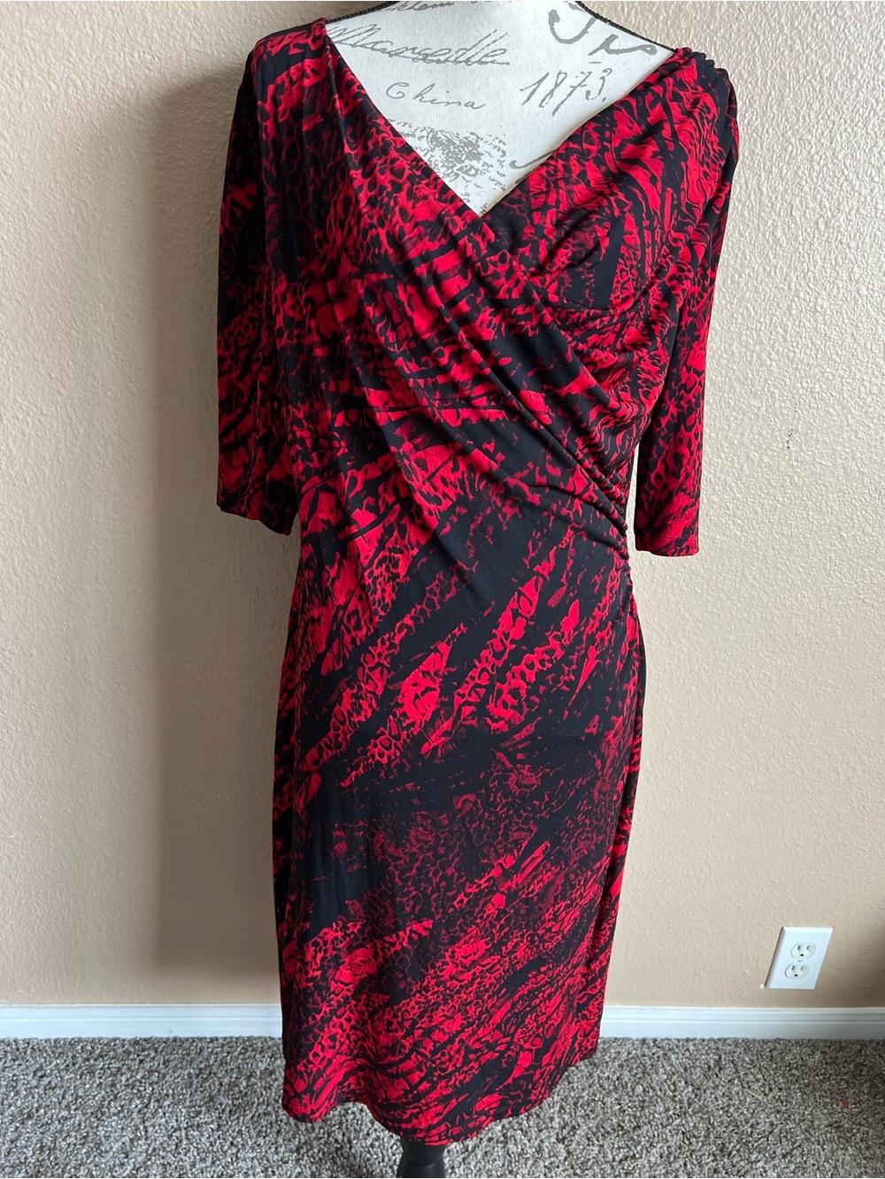 Connected Apparel Abstract Drape V-Neck Ruched Faux Cocktail Sheath Midi Dress